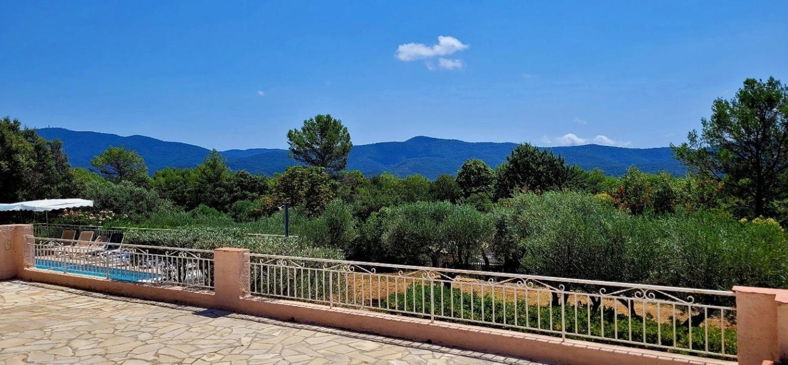 Au Petit Bonheur Villa Carnoules  Екстериор снимка