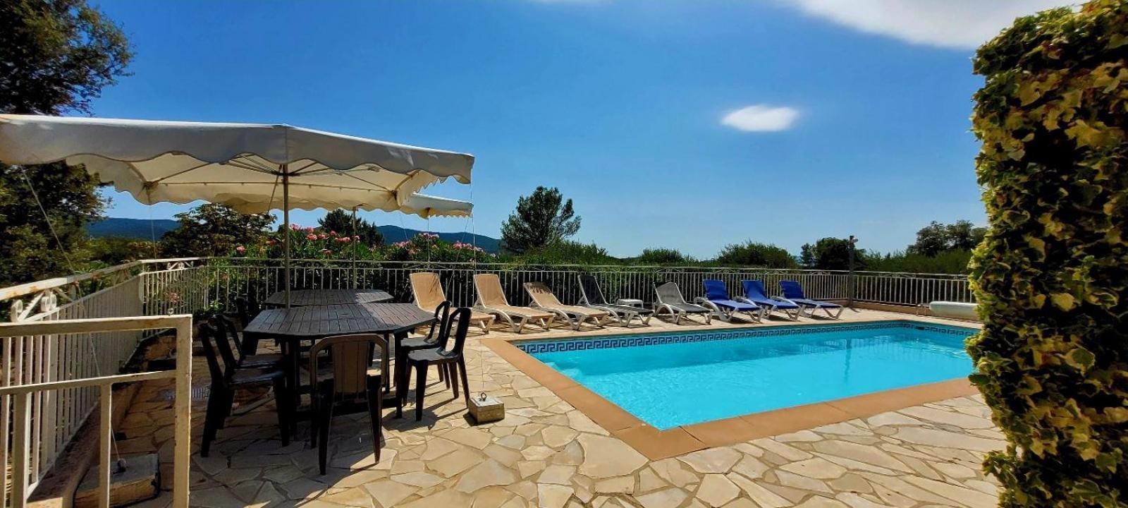 Au Petit Bonheur Villa Carnoules  Екстериор снимка