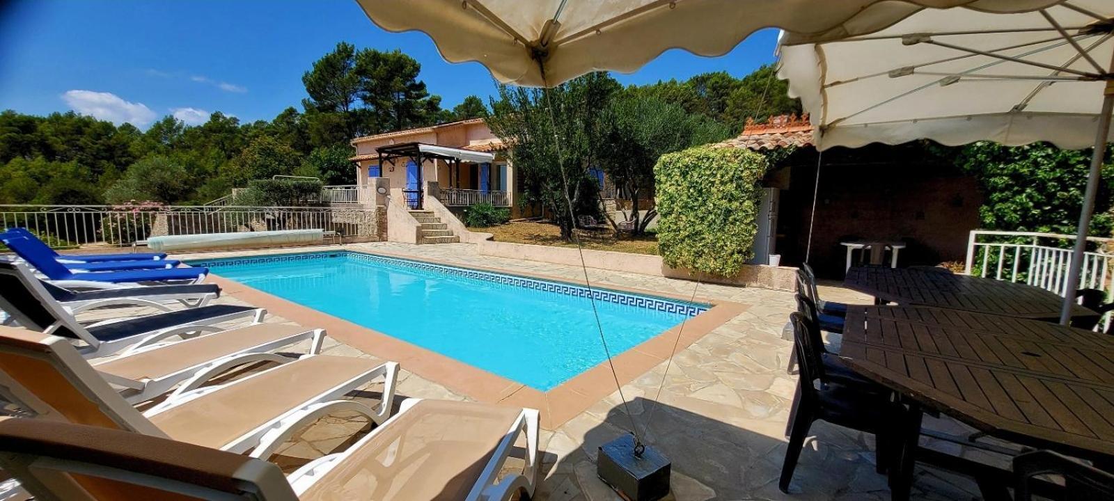 Au Petit Bonheur Villa Carnoules  Екстериор снимка